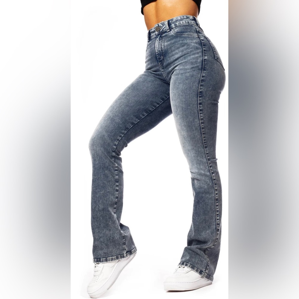 Women’s regular V2 Flared High Waisted Fitjeans - Arctic light blue